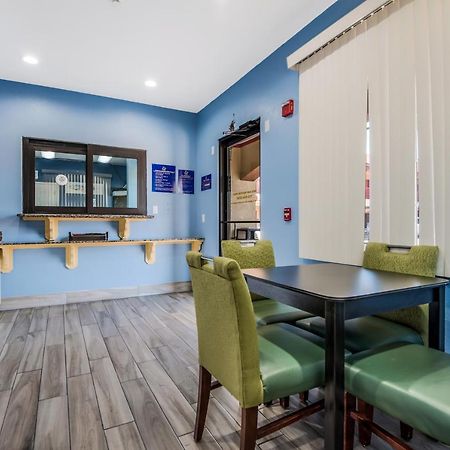 Scottish Inns & Suites Iah Airport-Beltway 8 Aldine Eksteriør billede